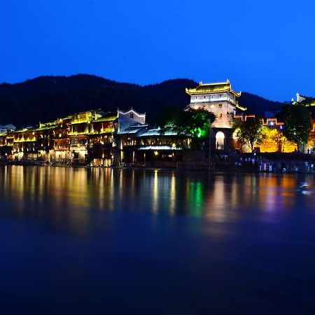 Fenghuang Slowly Time Inn Exterior foto