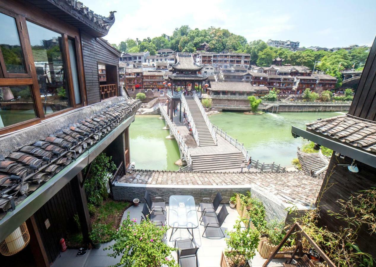Fenghuang Slowly Time Inn Exterior foto