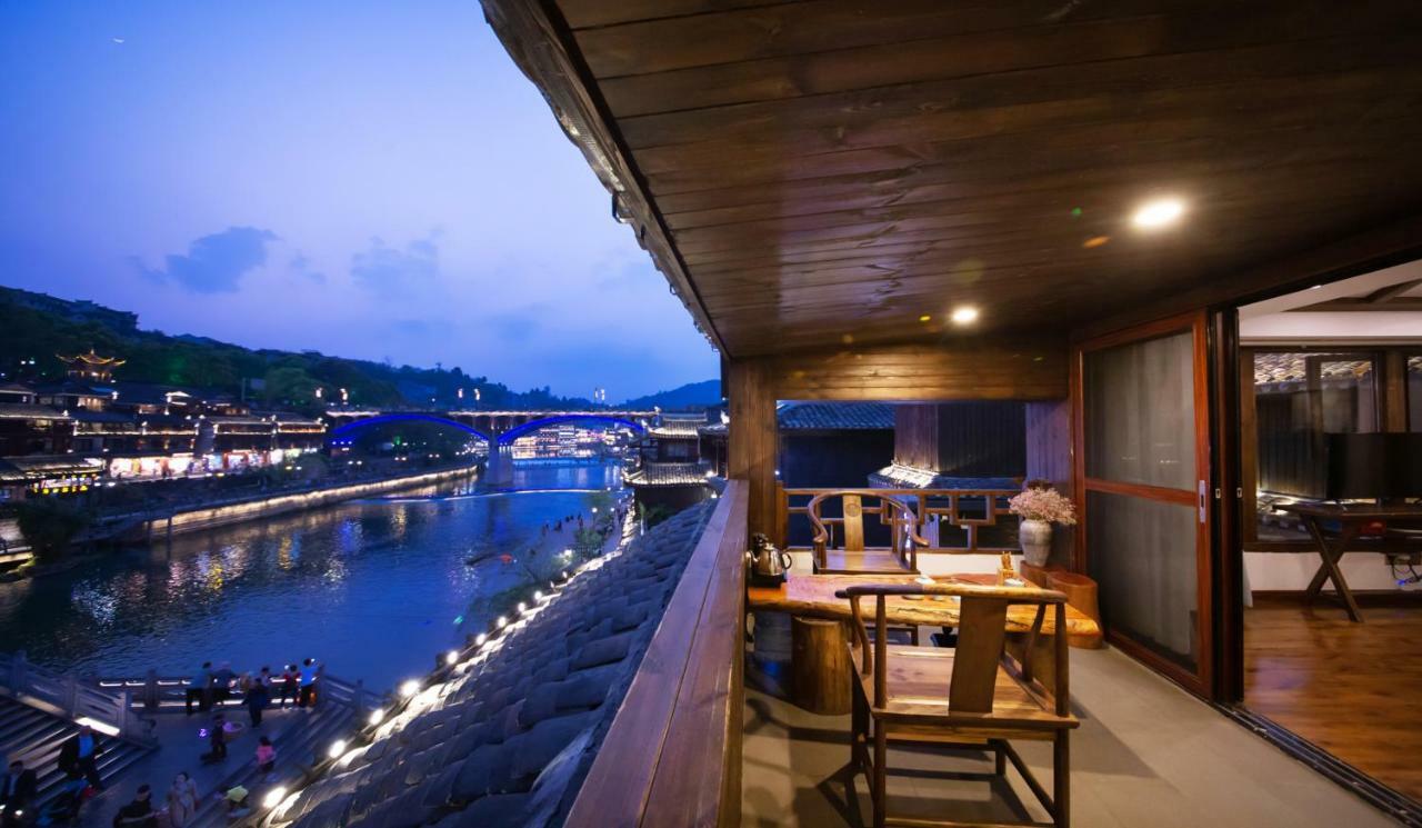 Fenghuang Slowly Time Inn Exterior foto