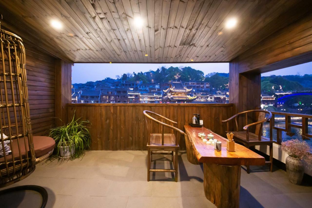 Fenghuang Slowly Time Inn Exterior foto