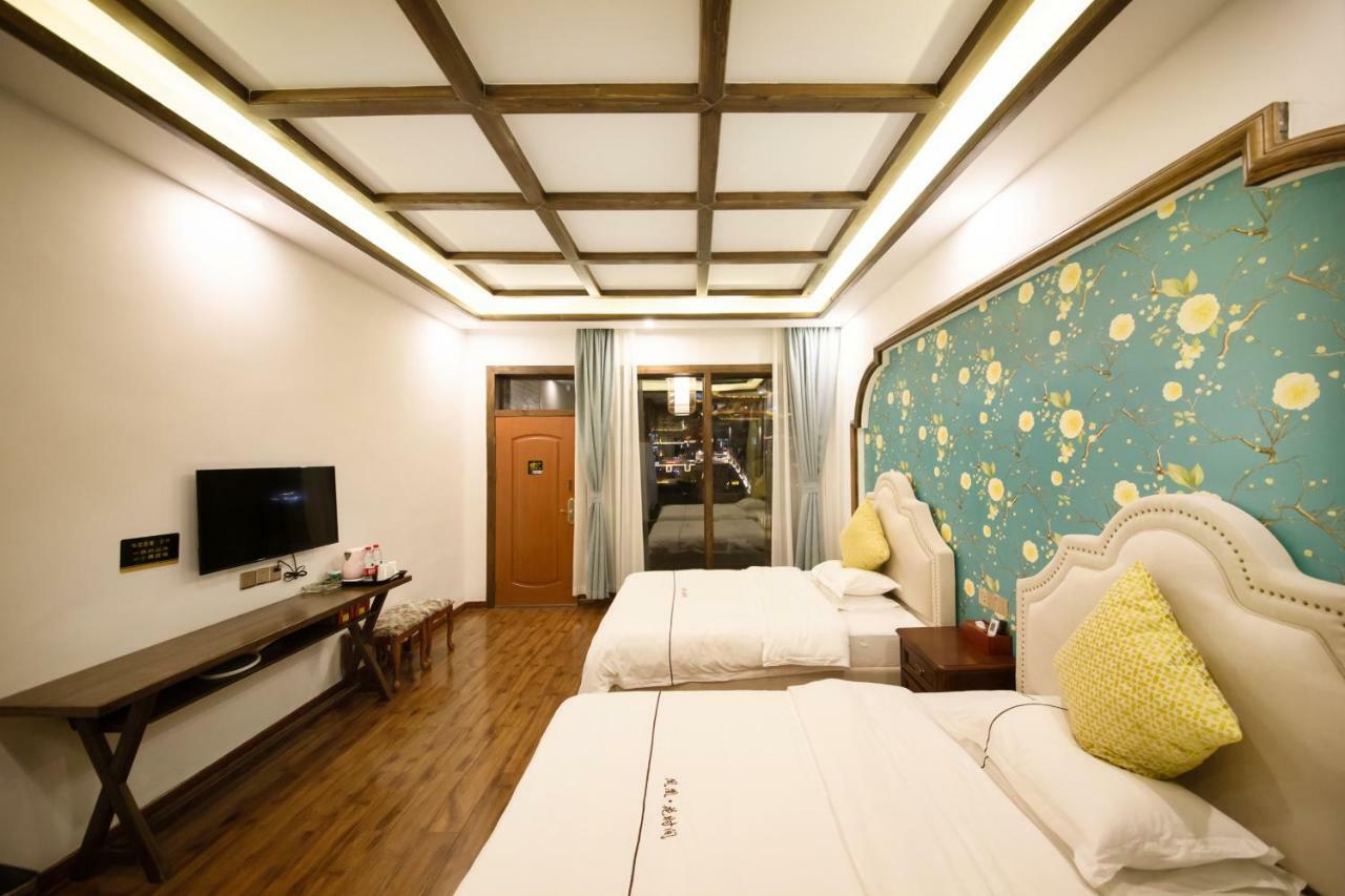 Fenghuang Slowly Time Inn Exterior foto