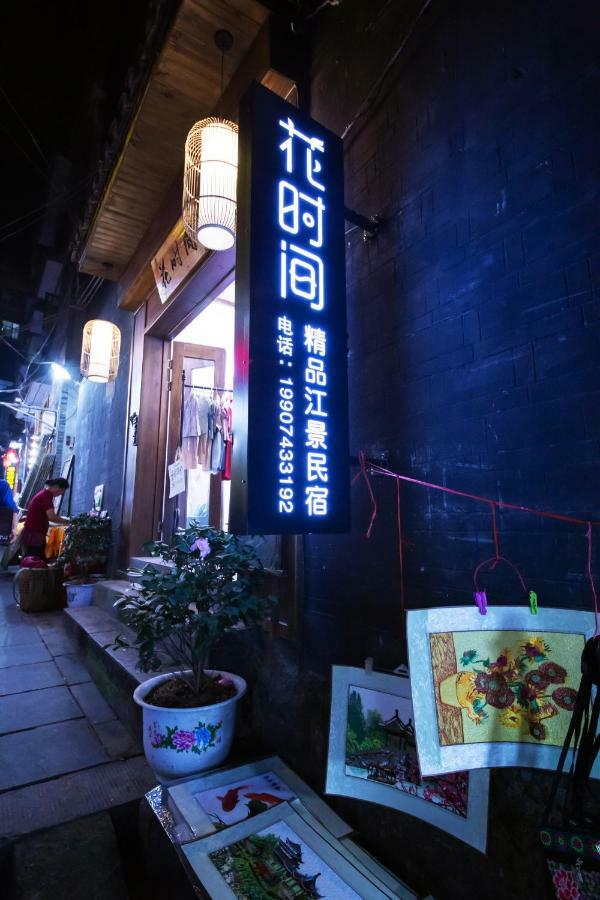 Fenghuang Slowly Time Inn Exterior foto