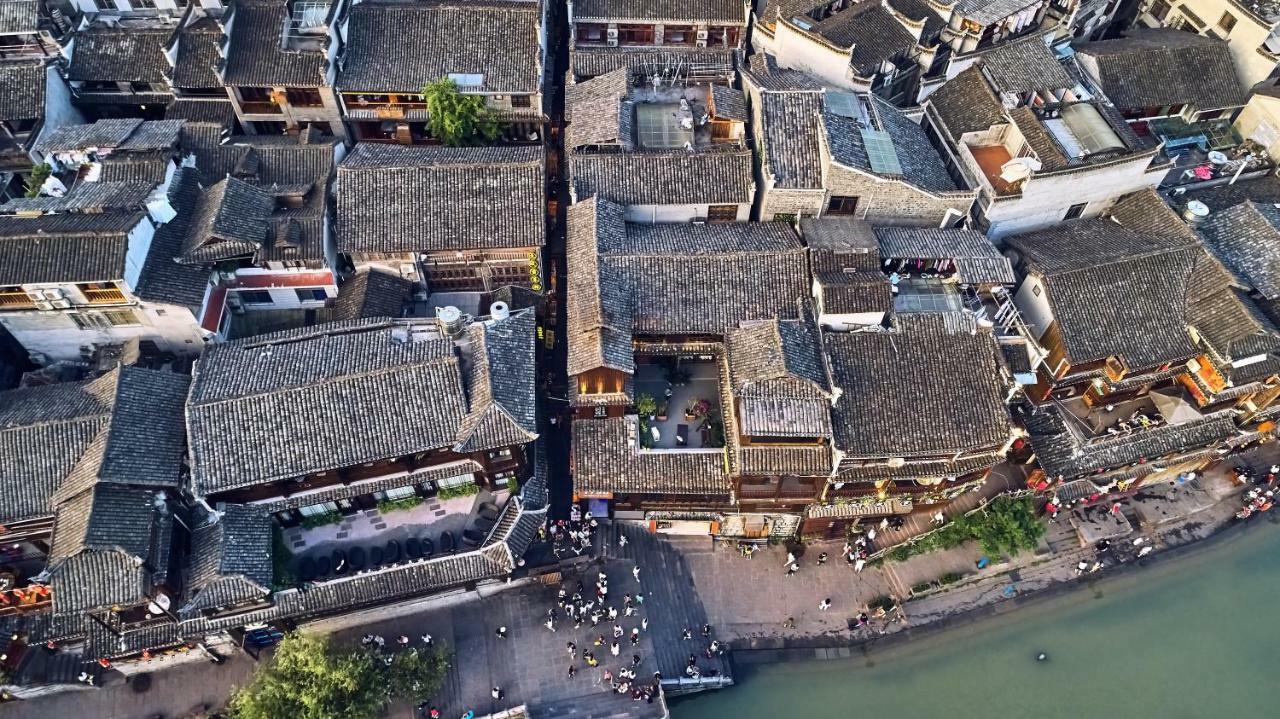 Fenghuang Slowly Time Inn Exterior foto