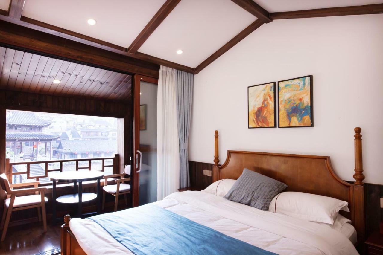 Fenghuang Slowly Time Inn Exterior foto