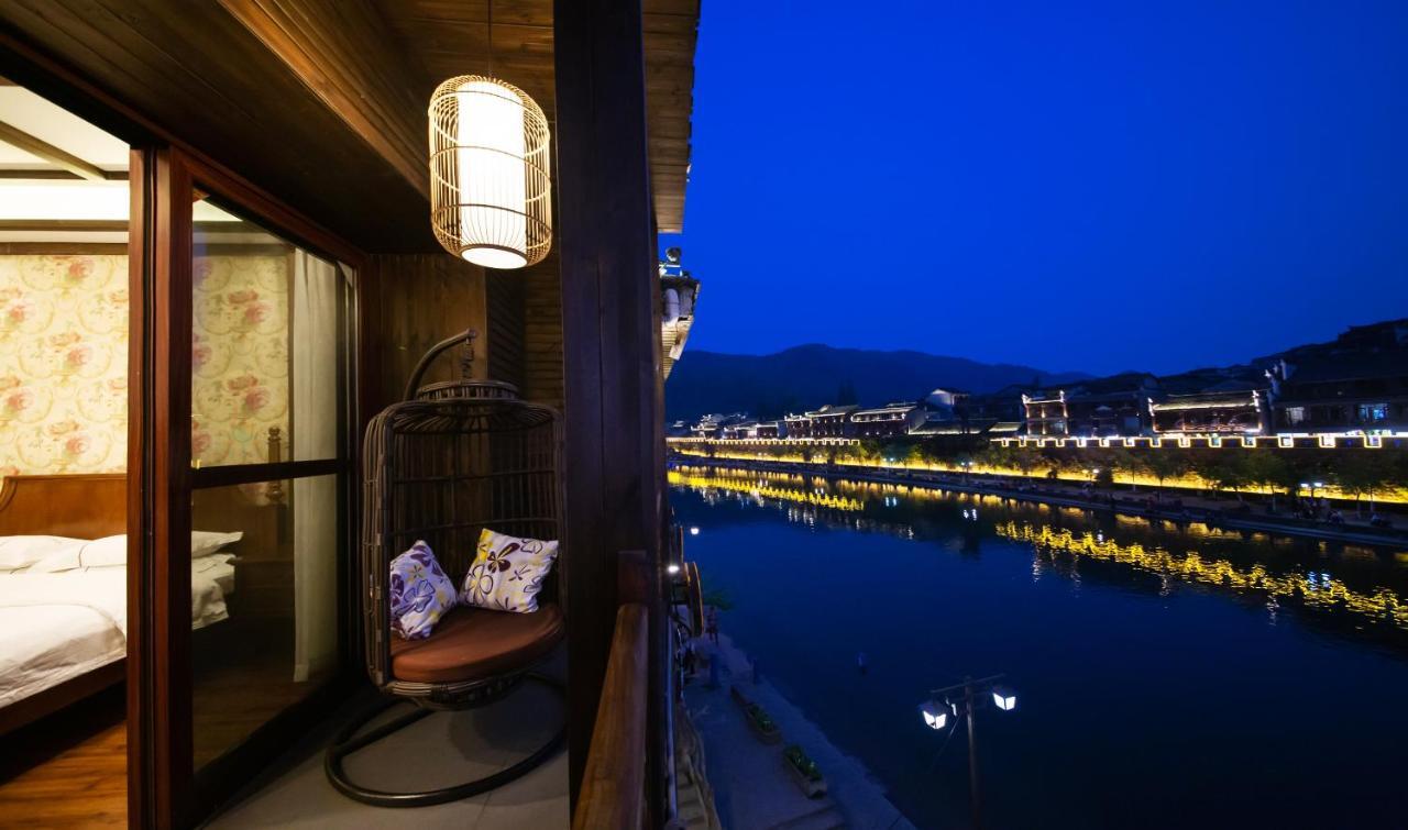 Fenghuang Slowly Time Inn Exterior foto