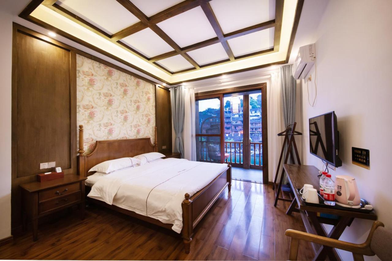 Fenghuang Slowly Time Inn Exterior foto
